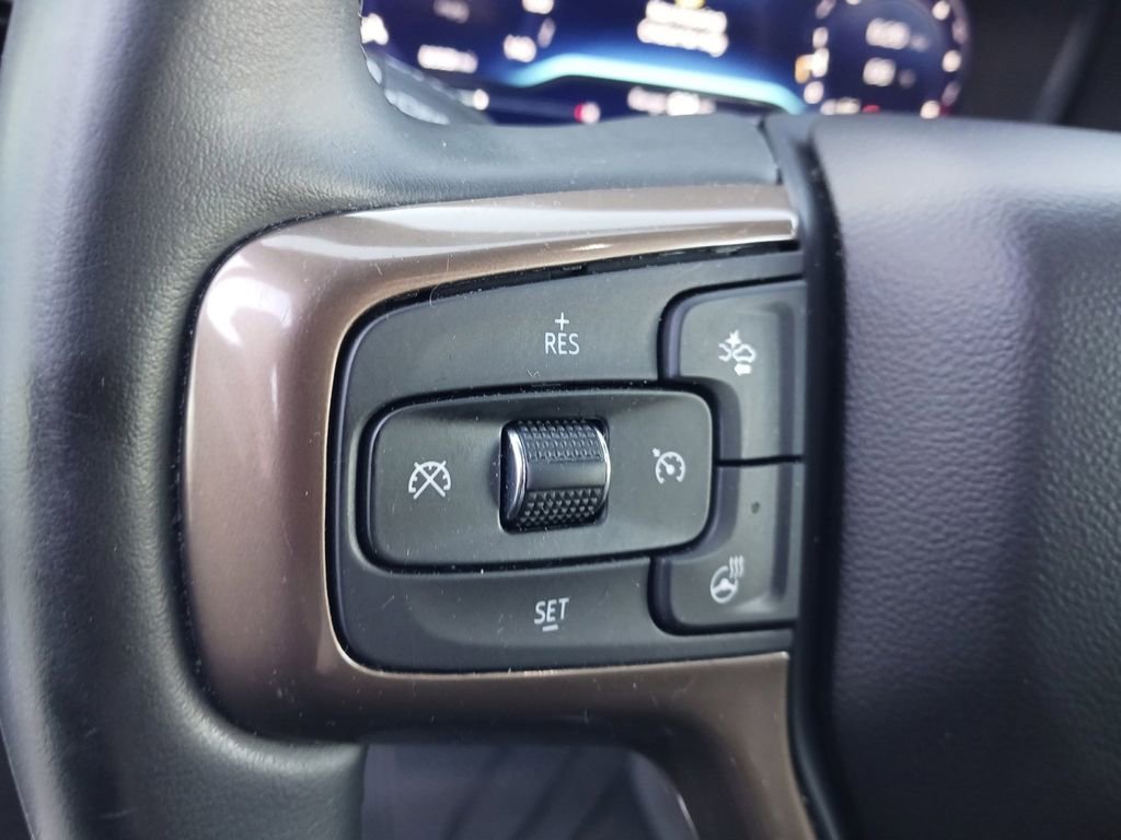 Used 2023 Iridescent Pearl Tricoat Chevrolet High Country image 36