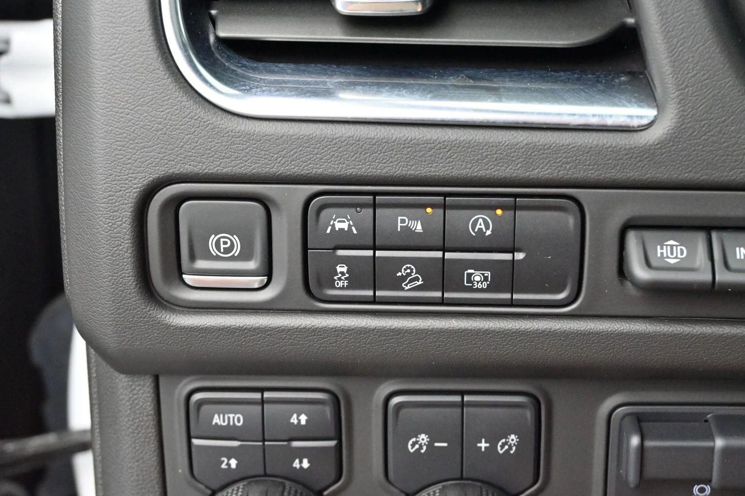 Used 2024 Summit White Chevrolet Premier image 27