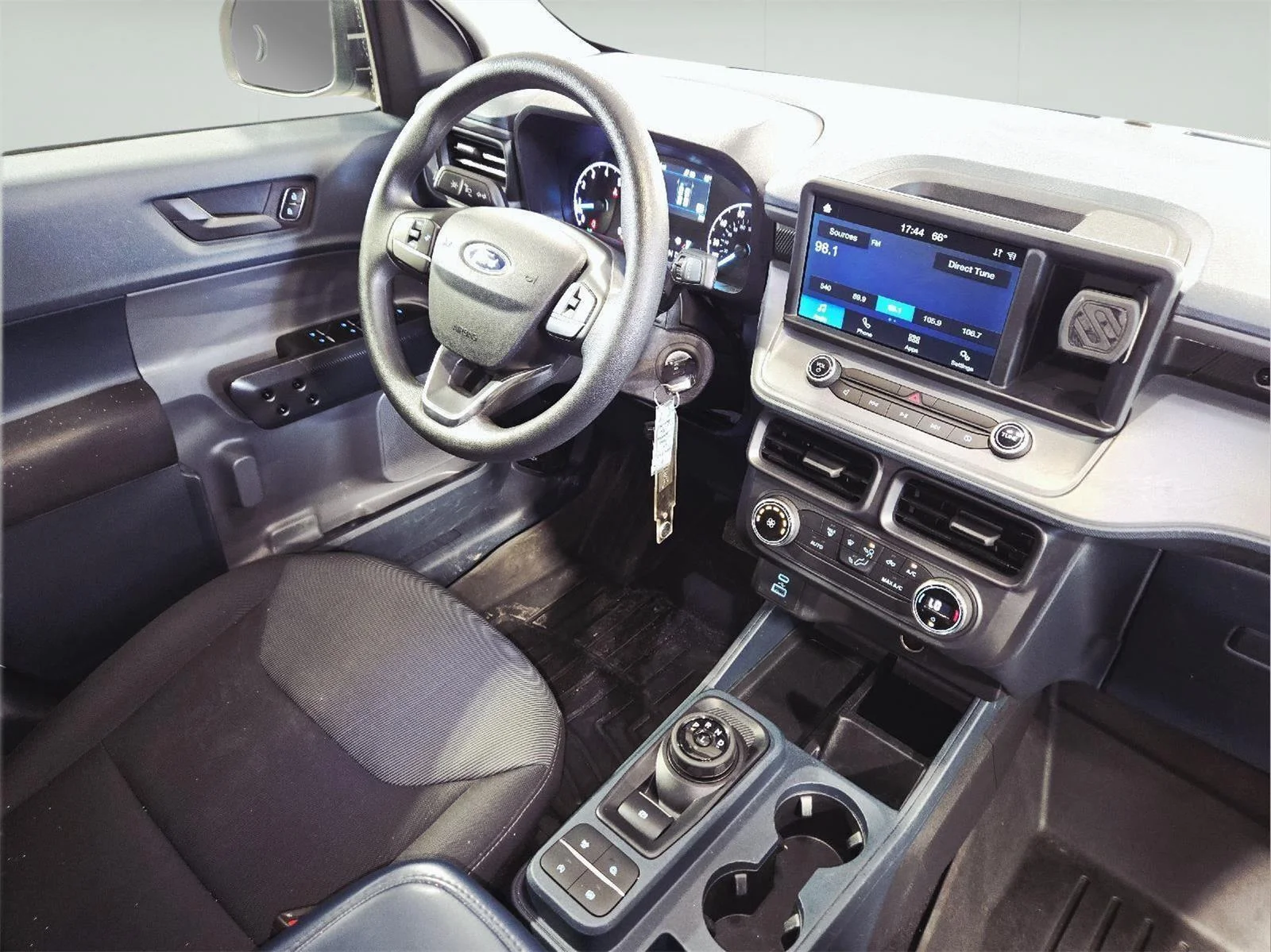 Used 2022 Oxford White Ford XL image 44