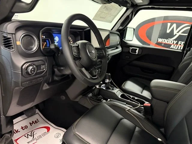 New 2026 Black Clear-Coat Exterior Paint Jeep Sahara image 12