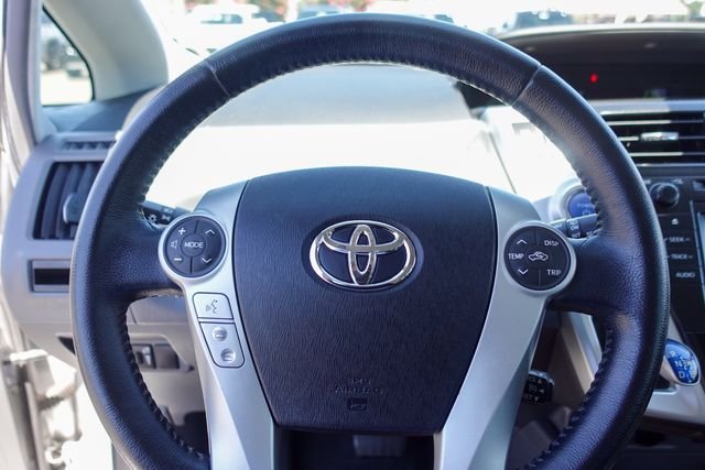 Used 2014 Silver Toyota Five image 13