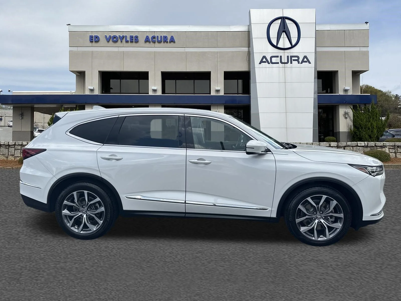 Certified Used 2024 Platinum White Pearl Acura w/Technology Package image 4