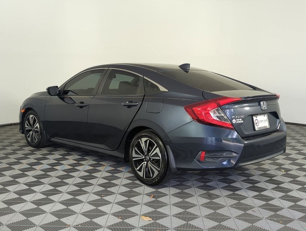 Used 2017  Honda EX-L image 5
