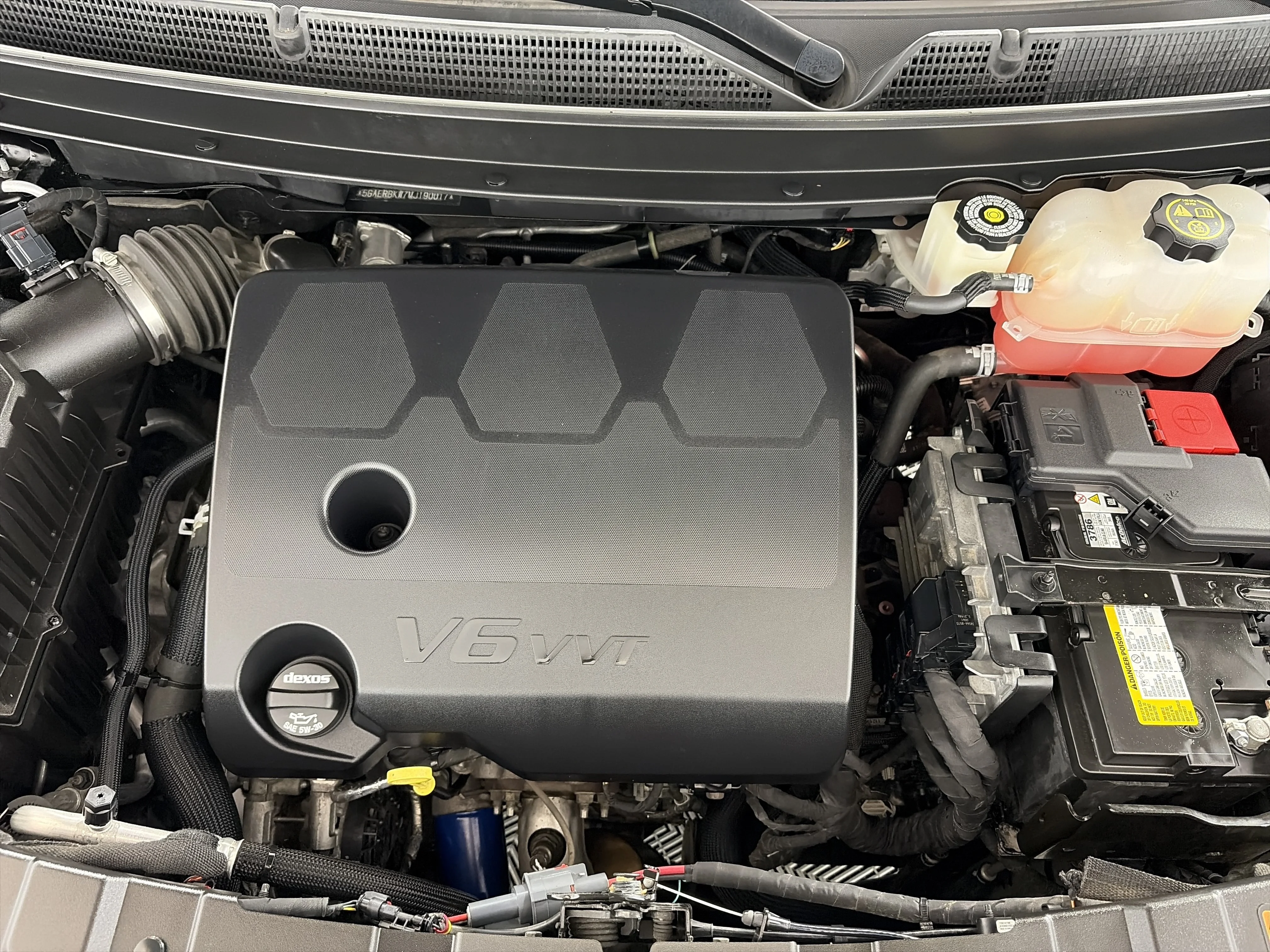 Used 2021 Includes Spectra Gray lower exterior accent color.) Buick Essence image 12