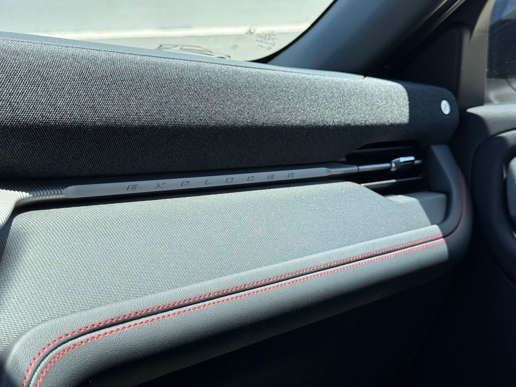 New 2026 Star White Metallic Tri-Coat Ford ST image 10