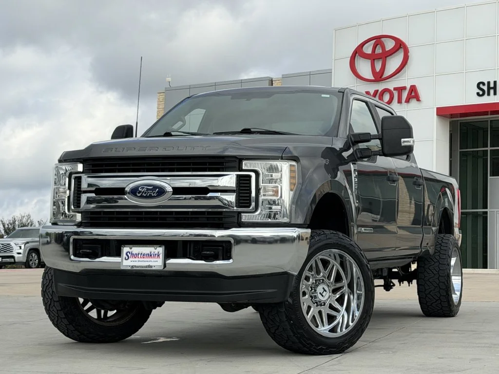 Used 2018 Gray Ford XL image 2