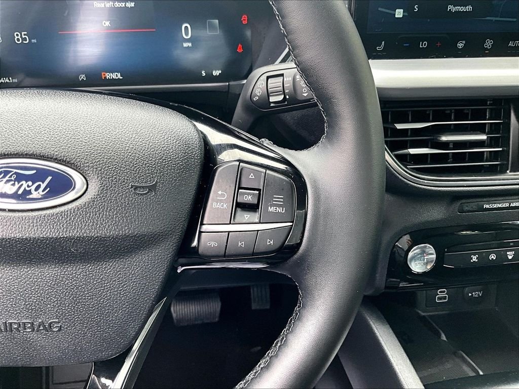 Used 2025 Black Metallic Ford Platinum image 24