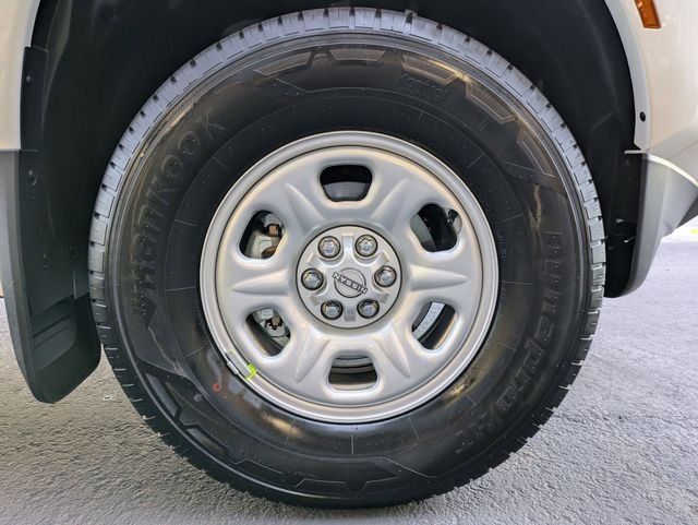 New 2026 Glacier White Nissan King Cab® S image 27