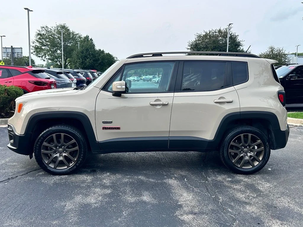 Used 2016 Mojave Sand Jeep Latitude image 8