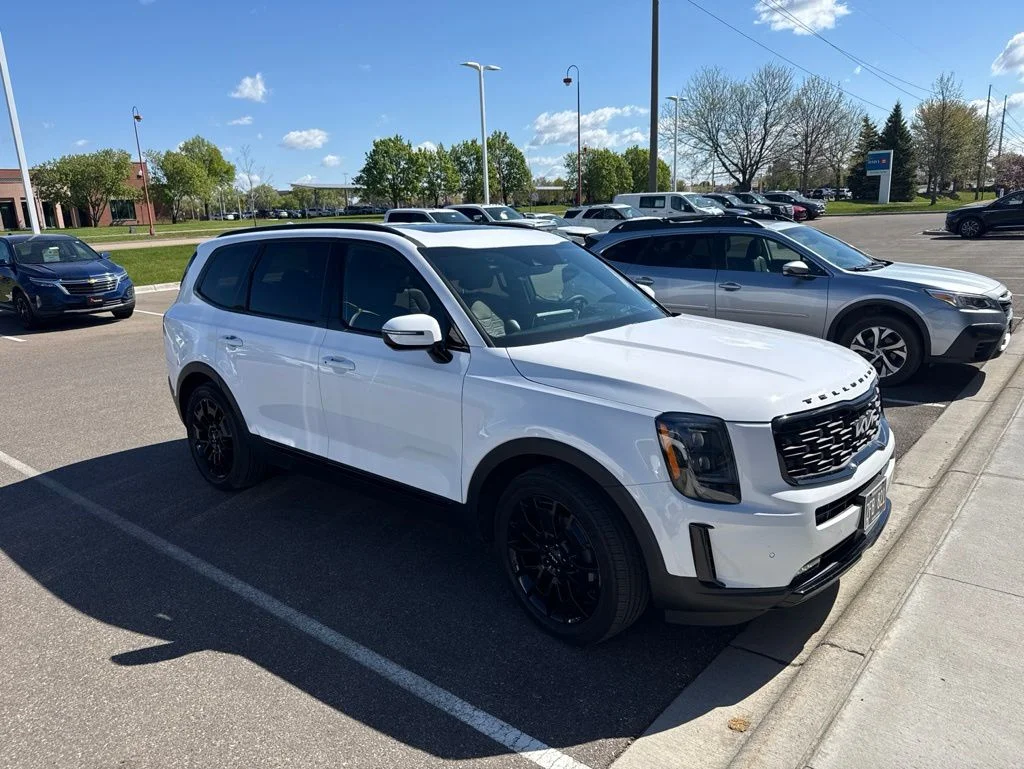 Used 2022 Kia Telluride SX with VIN 5XYP5DHC6NG296214 for sale in Shakopee, Minnesota