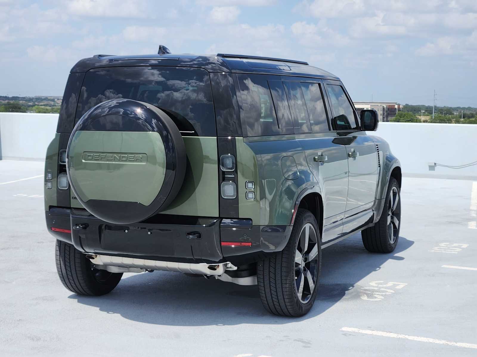 New 2026 Woolstone Green LAND ROVER X-Dynamic SE image 5