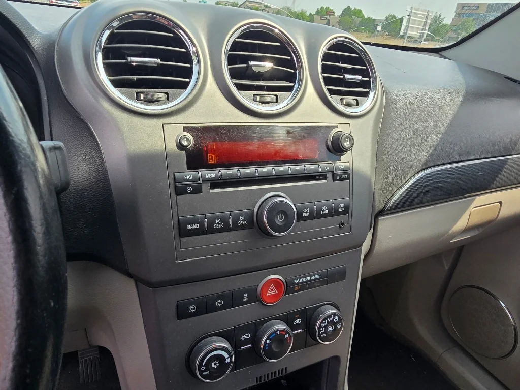 Used 2008 Polar White Saturn XR image 24