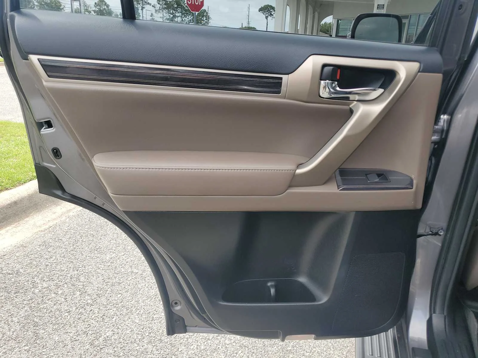 Used 2020  Lexus GX 460 Premium image 22