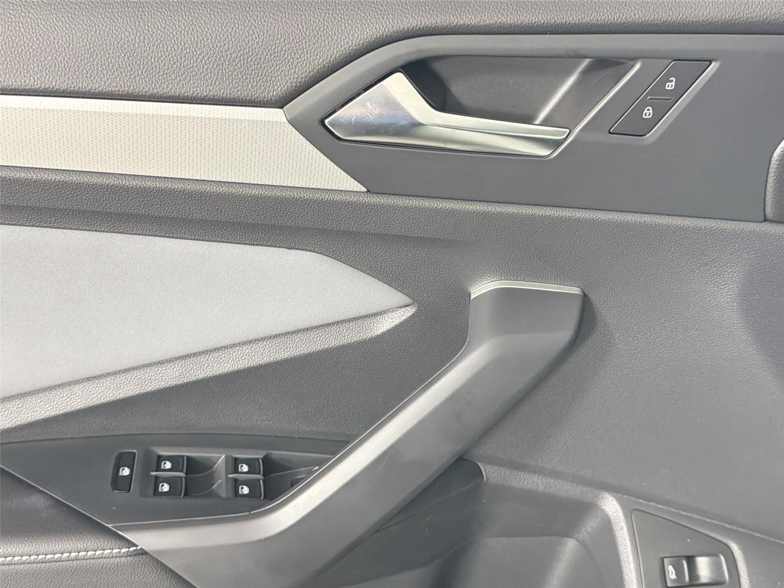 New 2026 Opal White Pearl Volkswagen SE image 16