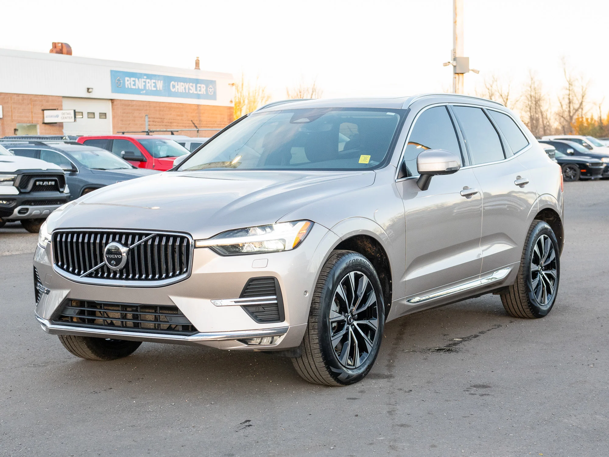 Certified Used 2023 Silver Volvo Plus Bright Theme * No Accidens | Heated Seats | Panoramic Roof | Apple CarPlay image 12