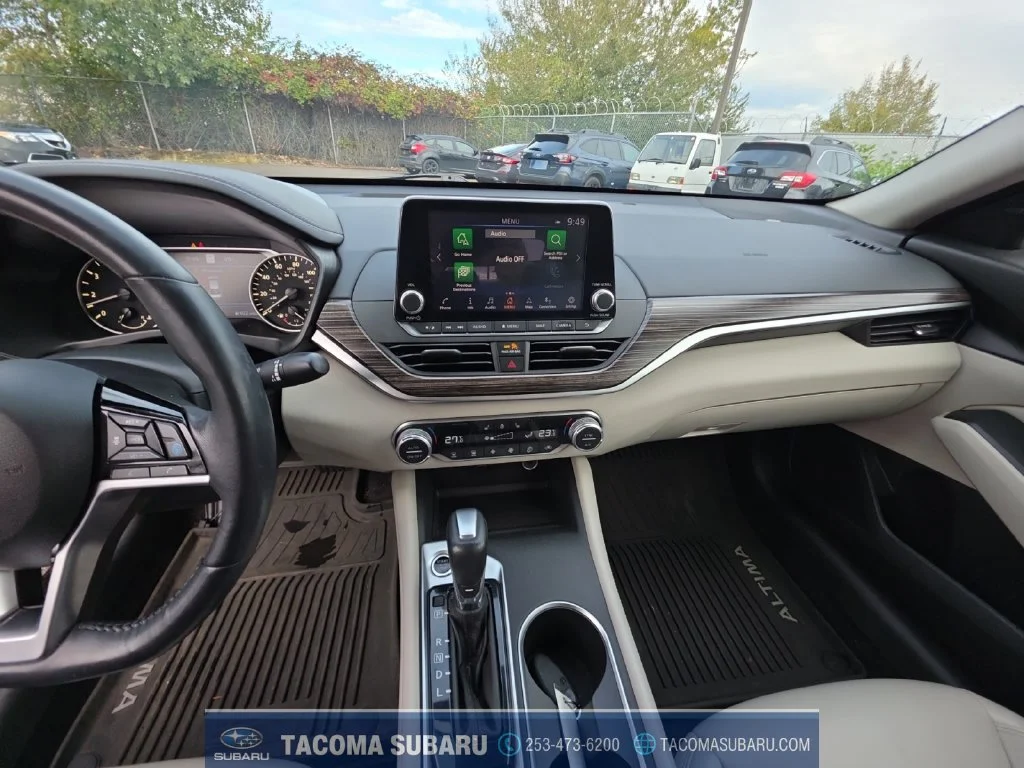 Used 2019 Black Nissan 2.5 Platinum image 15