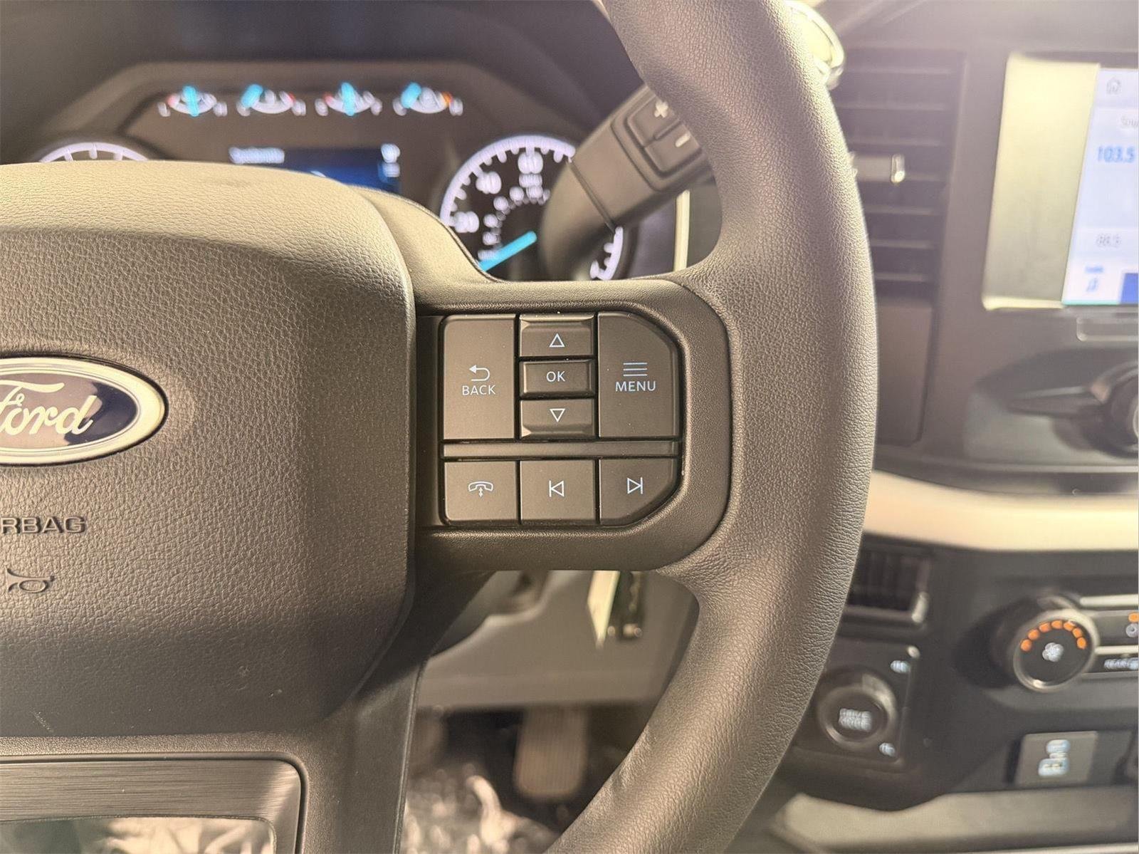 Used 2023 Iconic Silver Ford XLT image 27
