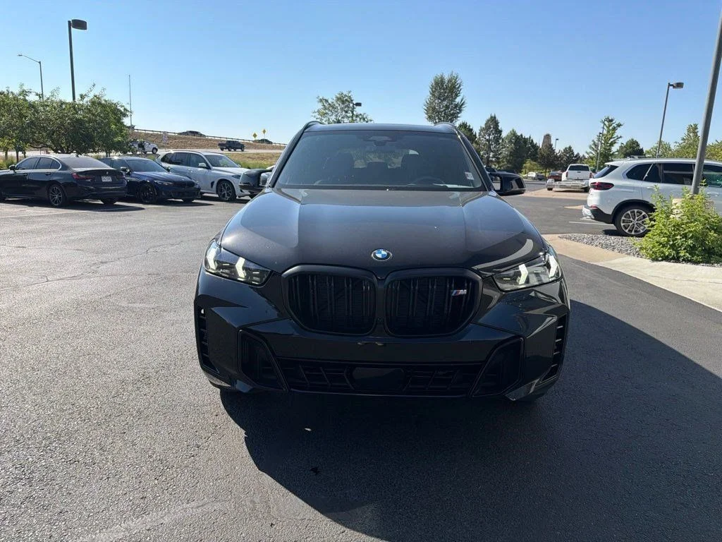 Used 2025 Black Sapphire Metallic BMW M60i image 8