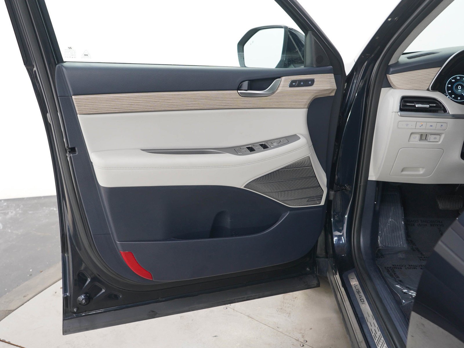 Certified Used 2022 Moonlight Cloud Hyundai Limited AWD image 20