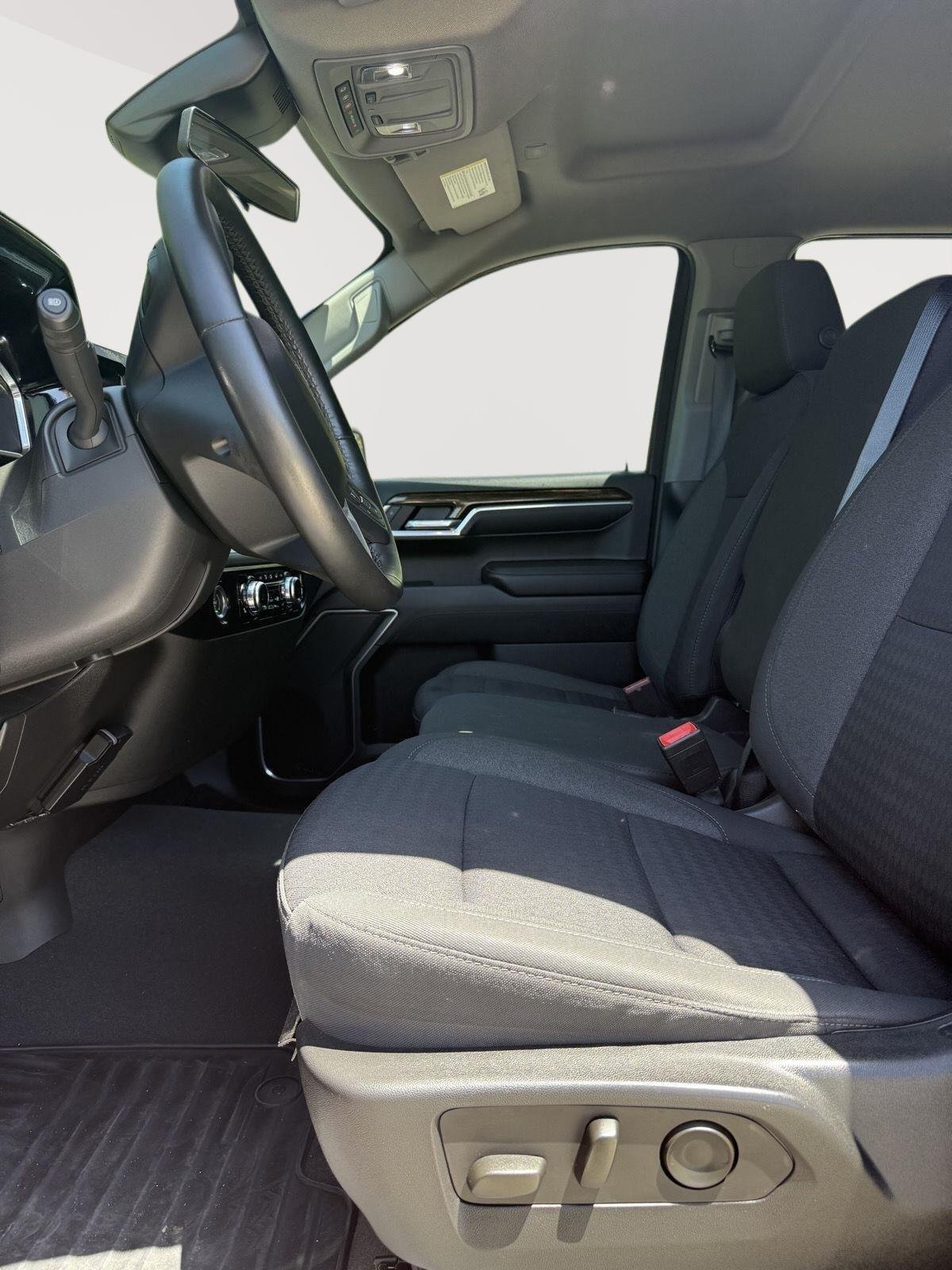 Used 2022 Cayenne Red Tintcoat GMC Elevation image 11