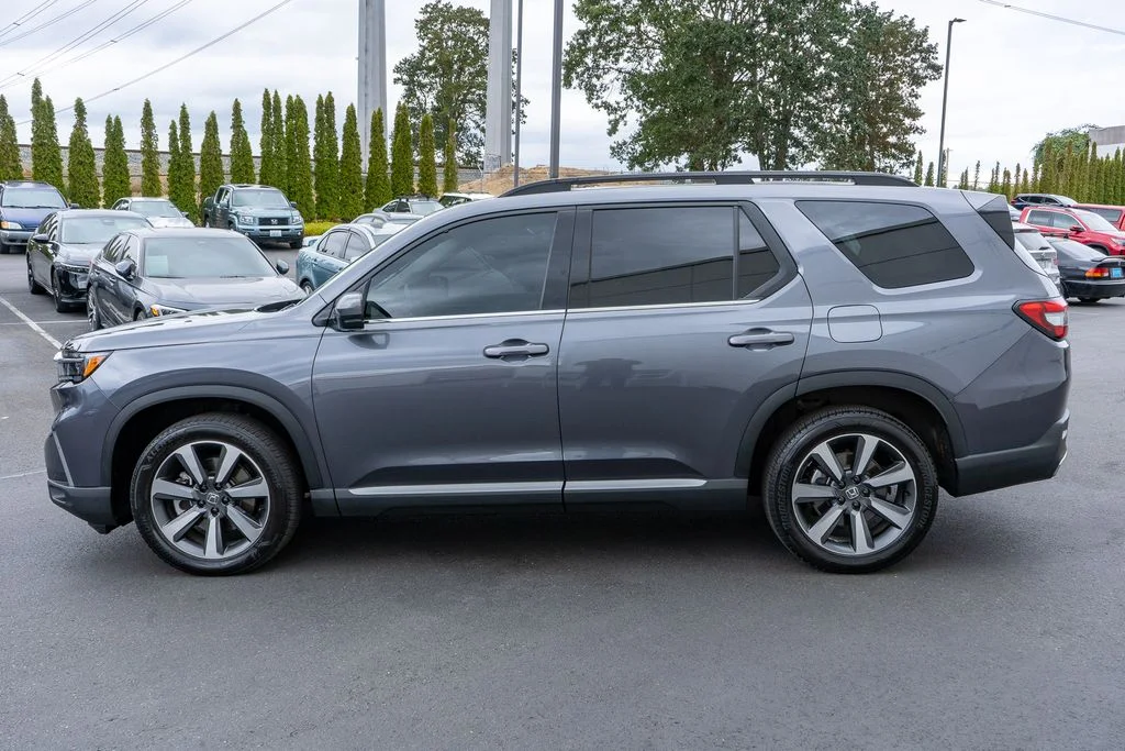 Certified Used 2024 Modern Steel Metallic Honda AWD ELITE image 8