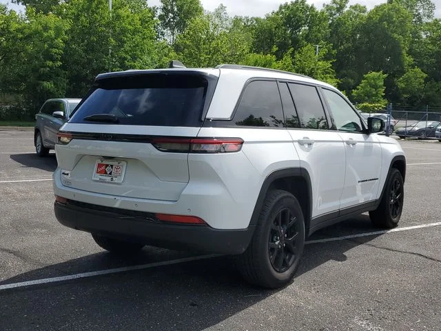 Used 2024 White Jeep Altitude X image 4
