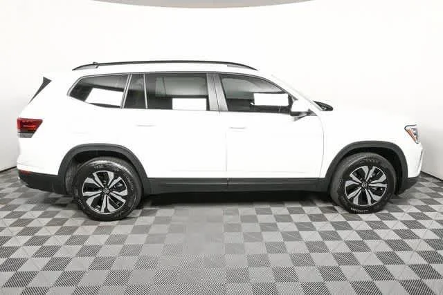 New 2026 Opal White Pearl Volkswagen 2.0T SE image 2