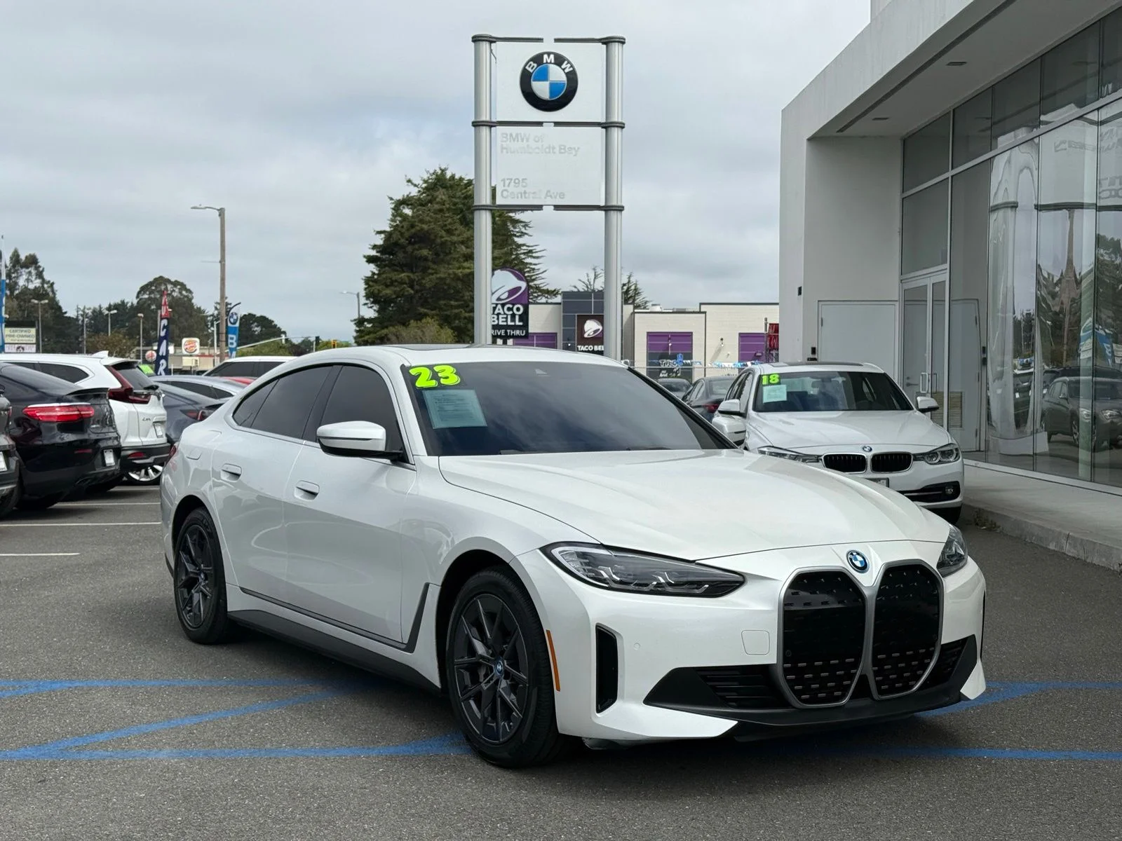 2023 BMW i4 eDrive35's photo