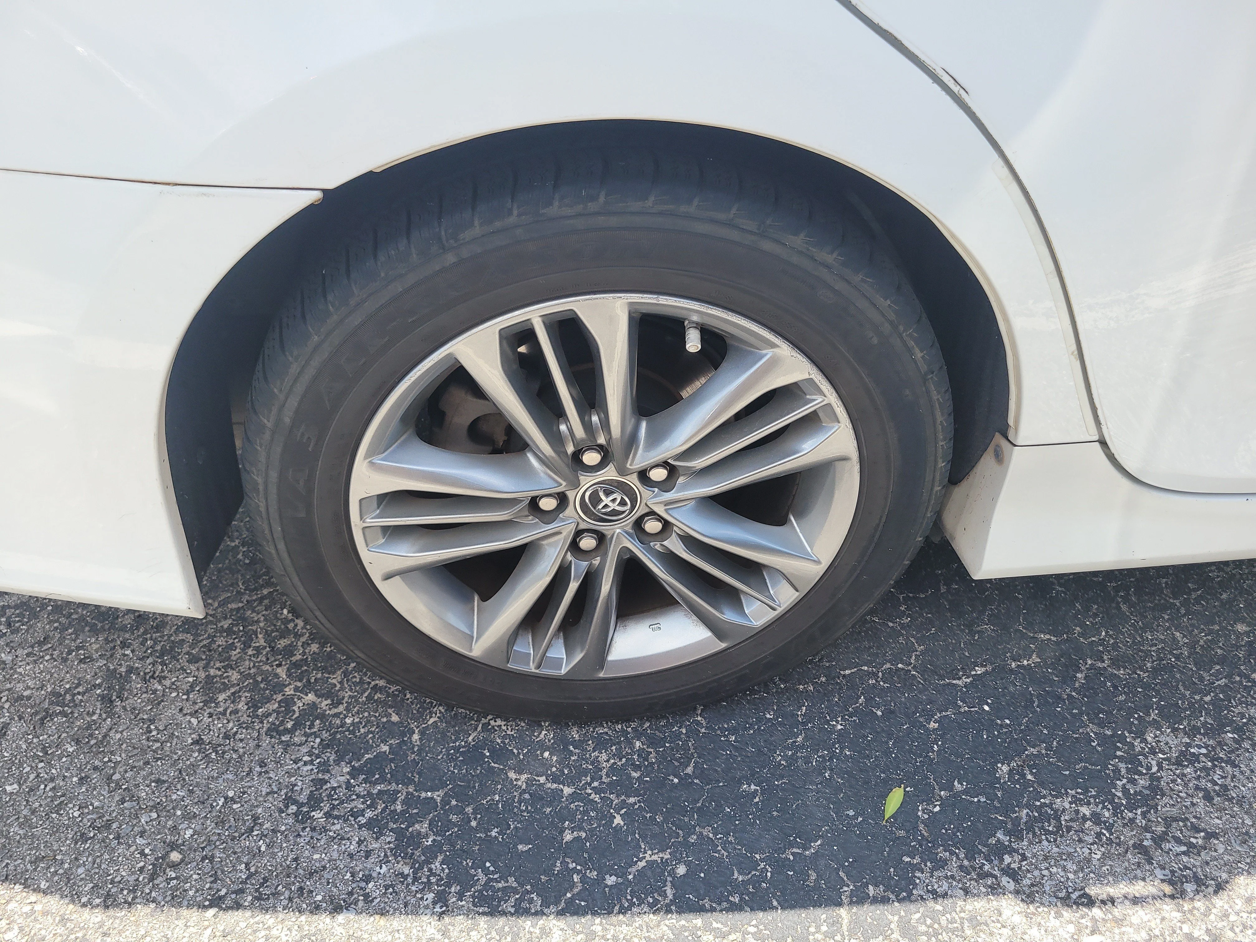 Used 2013 Super White Toyota L image 7