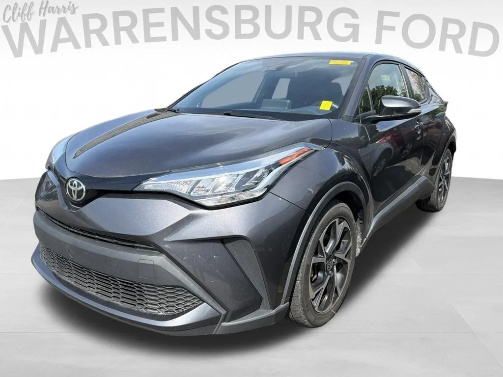 Used 2021 Magnetic Gray Metallic Toyota XLE image 3