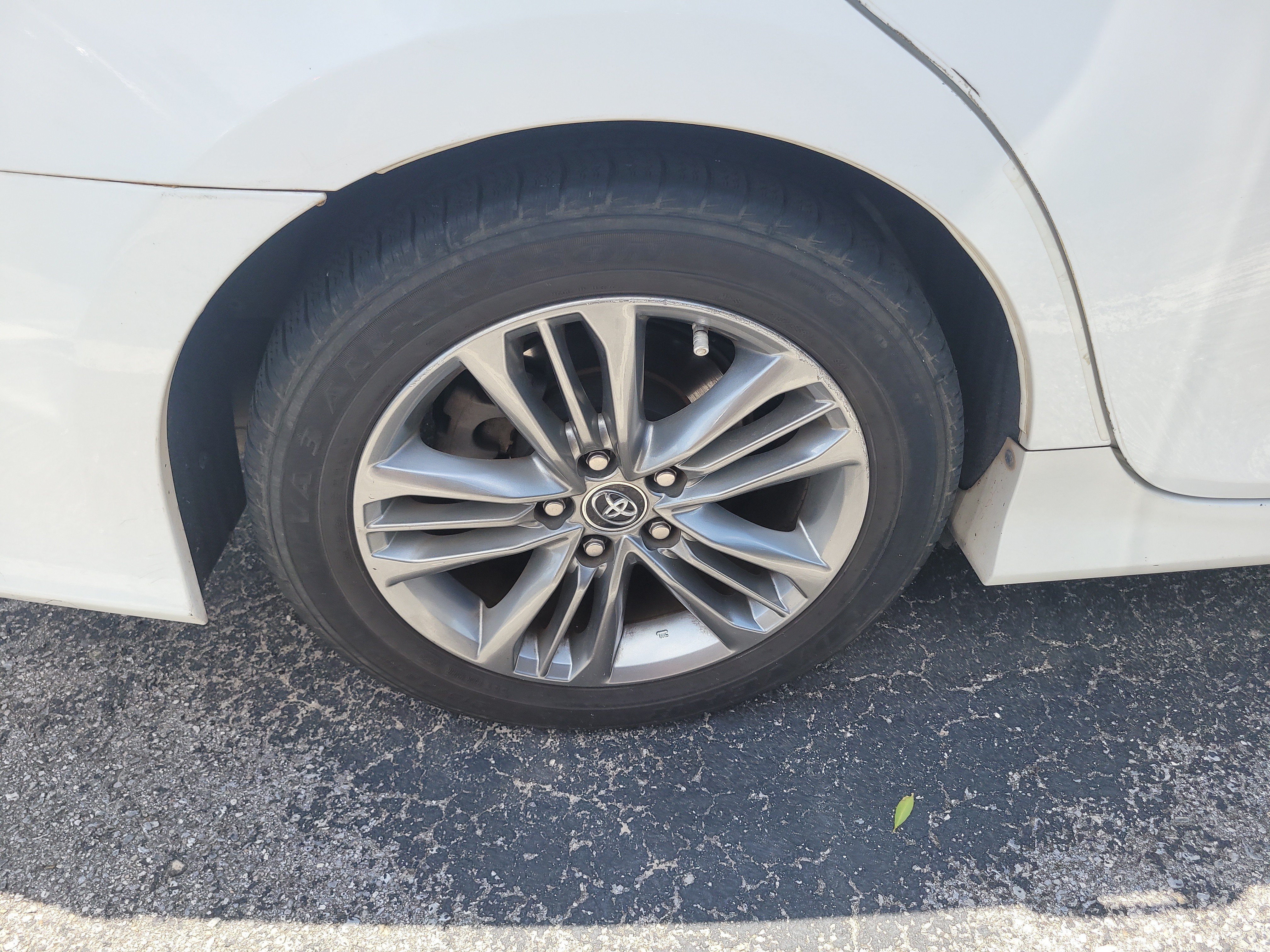 Used 2013 Super White Toyota L image 7