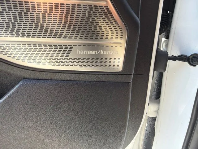 Used 2023 White Hyundai Calligraphy image 14