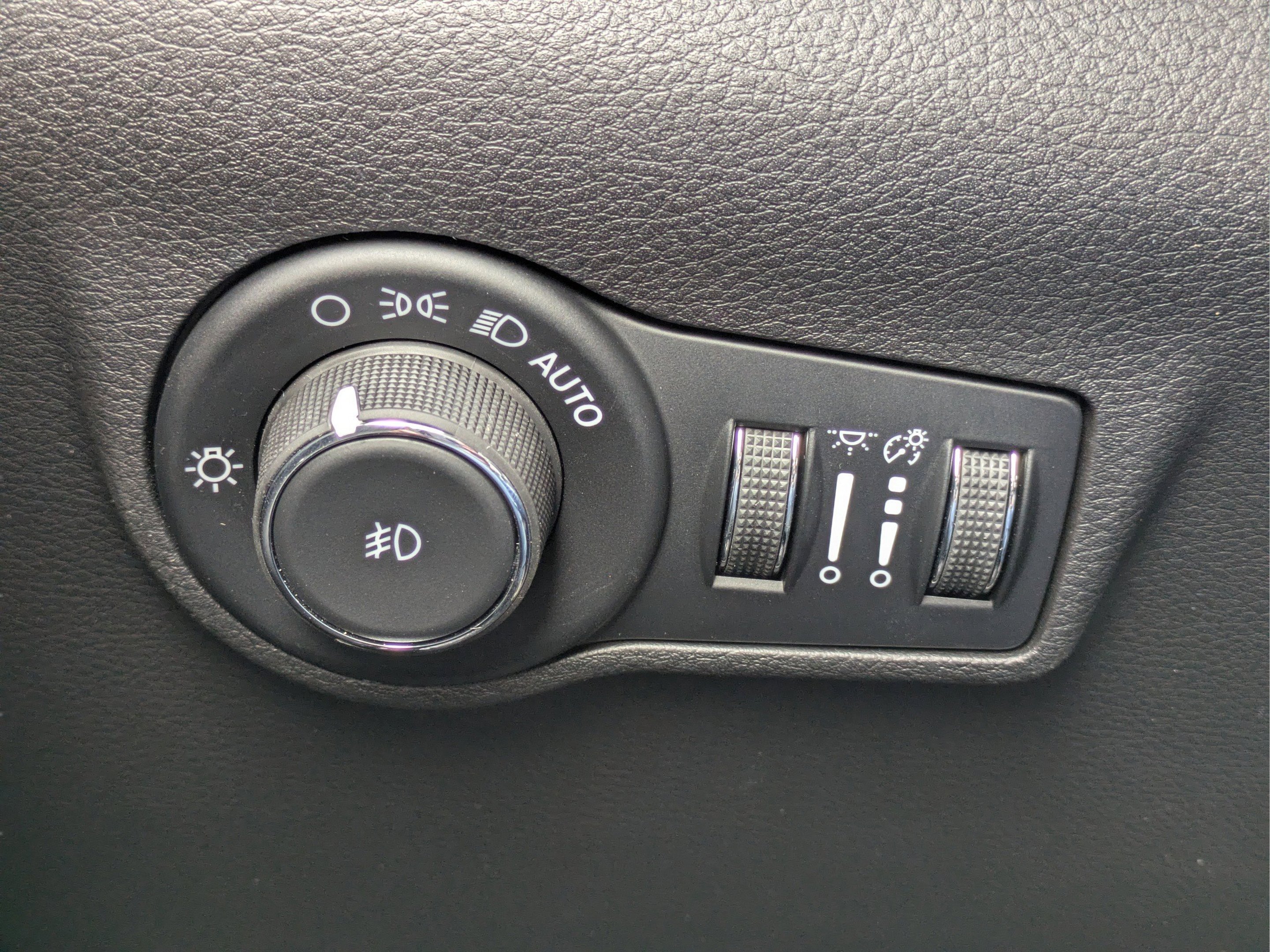 New 2026 Joose (DISC) Jeep Latitude Altitude image 28