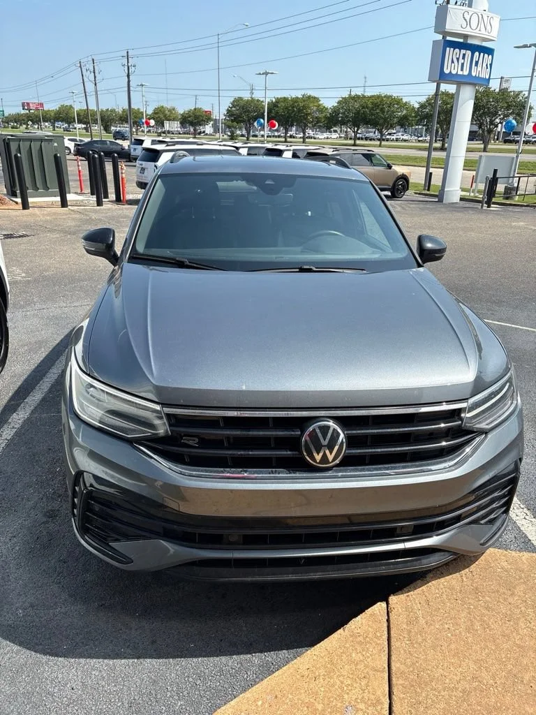 Used 2024 Platinum Gray Metallic Volkswagen SE R-Line Black image 10