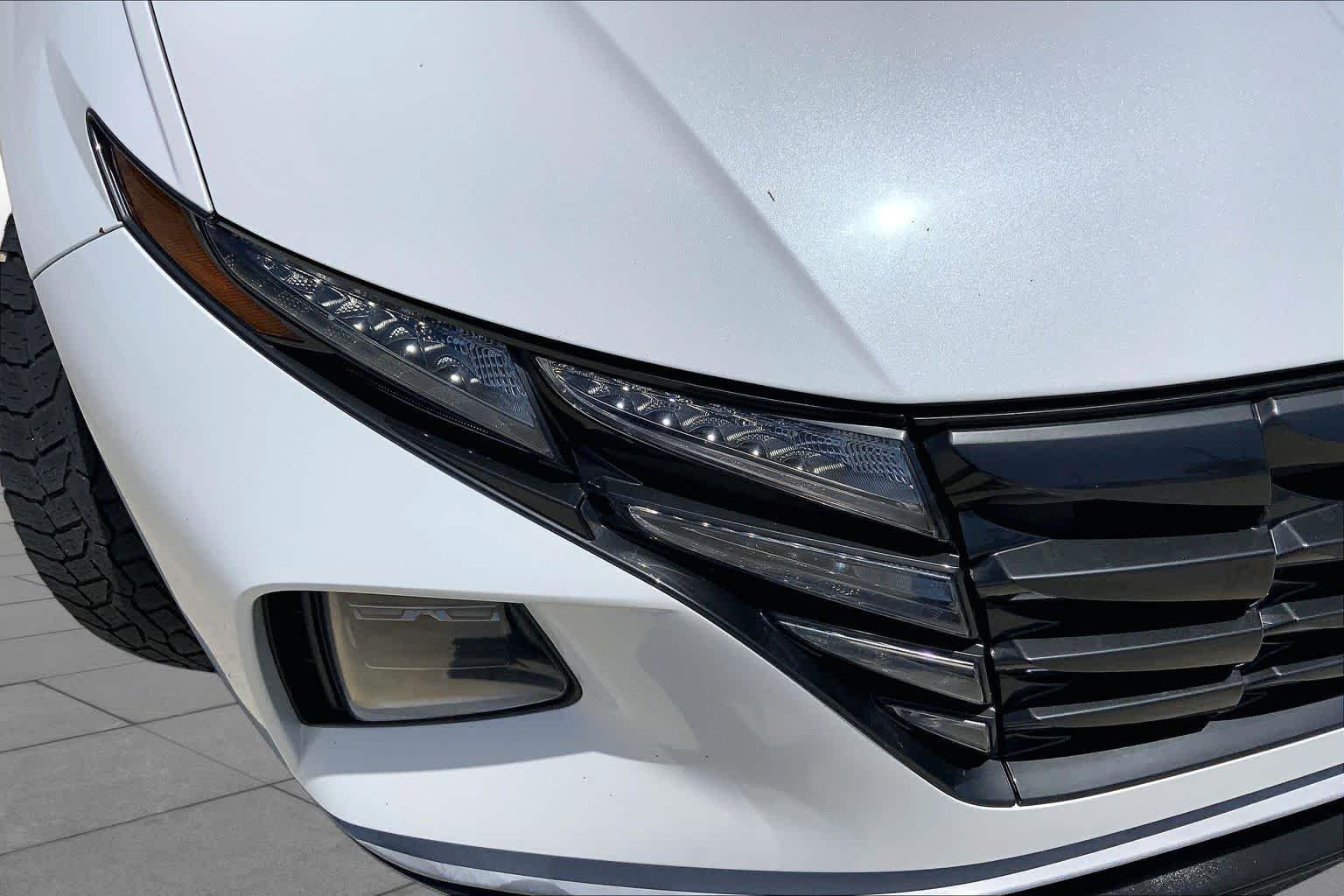 Used 2022 Quartz White Hyundai SE image 26