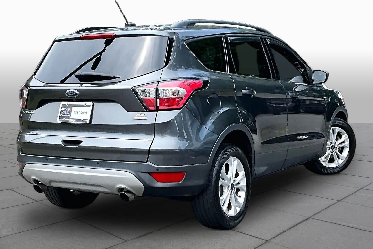 Used 2017 Magnetic Ford SE image 13