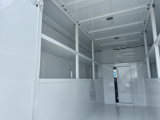 New 2025 Summit White Chevrolet 1WT image 10
