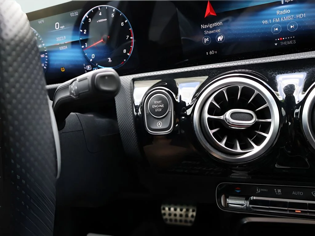 Used 2020 Polar White Mercedes-Benz Base image 30