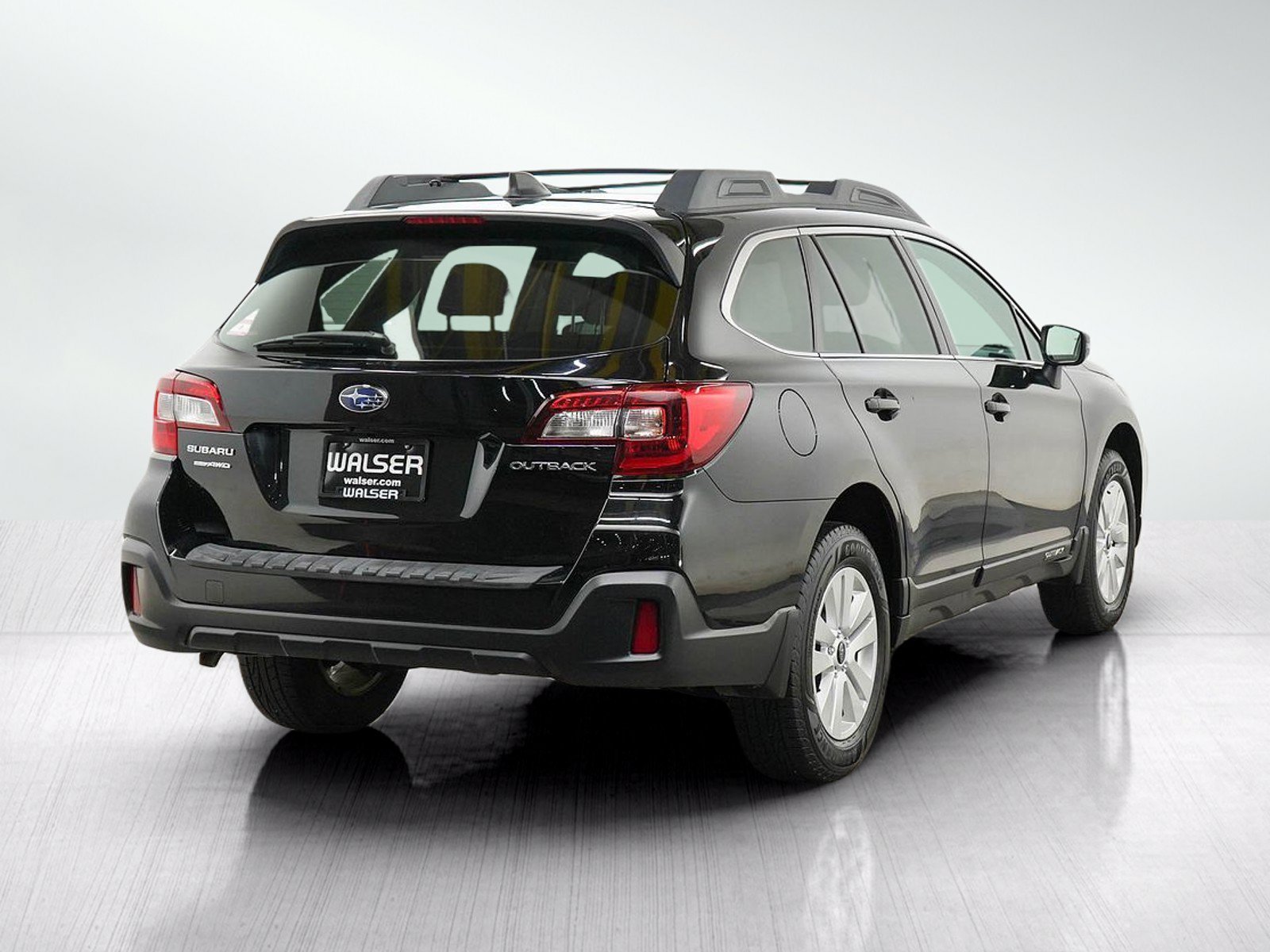 Used 2018 Crystal Black Pearl Subaru 2.5i Premium image 5