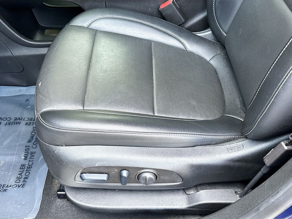 Used 2023 Ultra Blue Metallic GMC SLT image 20