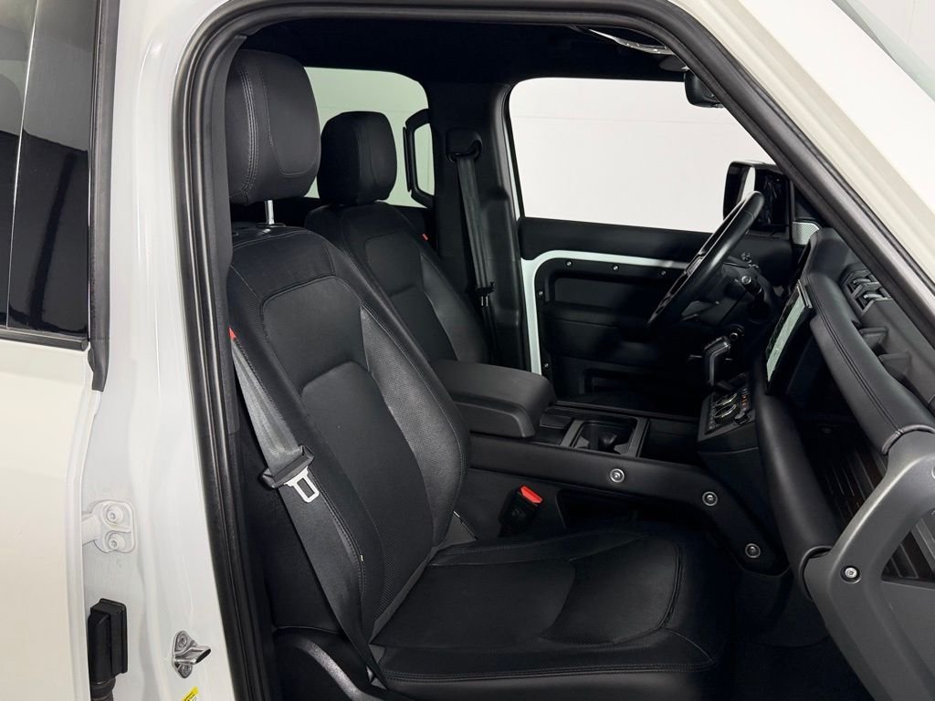 2024 Land Rover Defender X-Dynamic SE - Photo 33