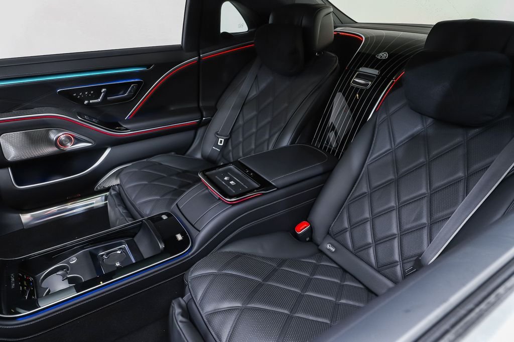 Certified Used 2024  Mercedes-Benz Maybach S 580 image 12