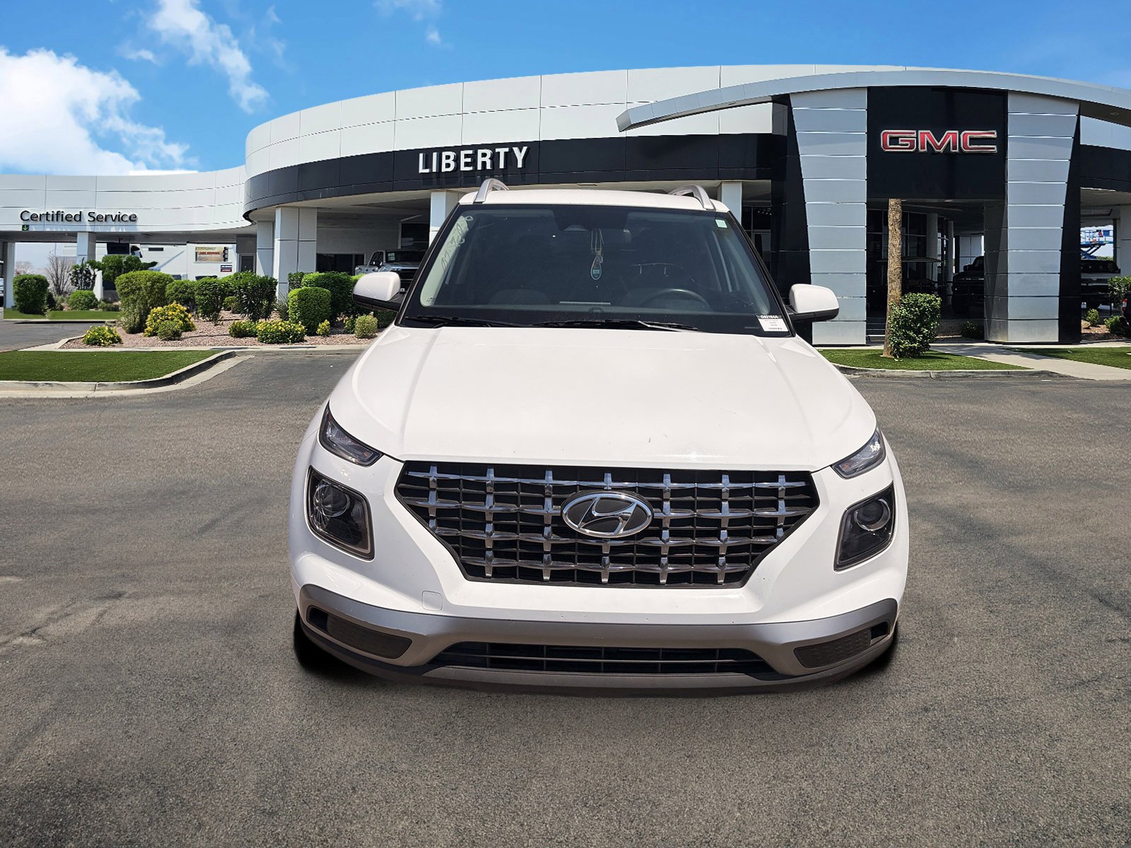 Used 2023 White Hyundai SEL image 2