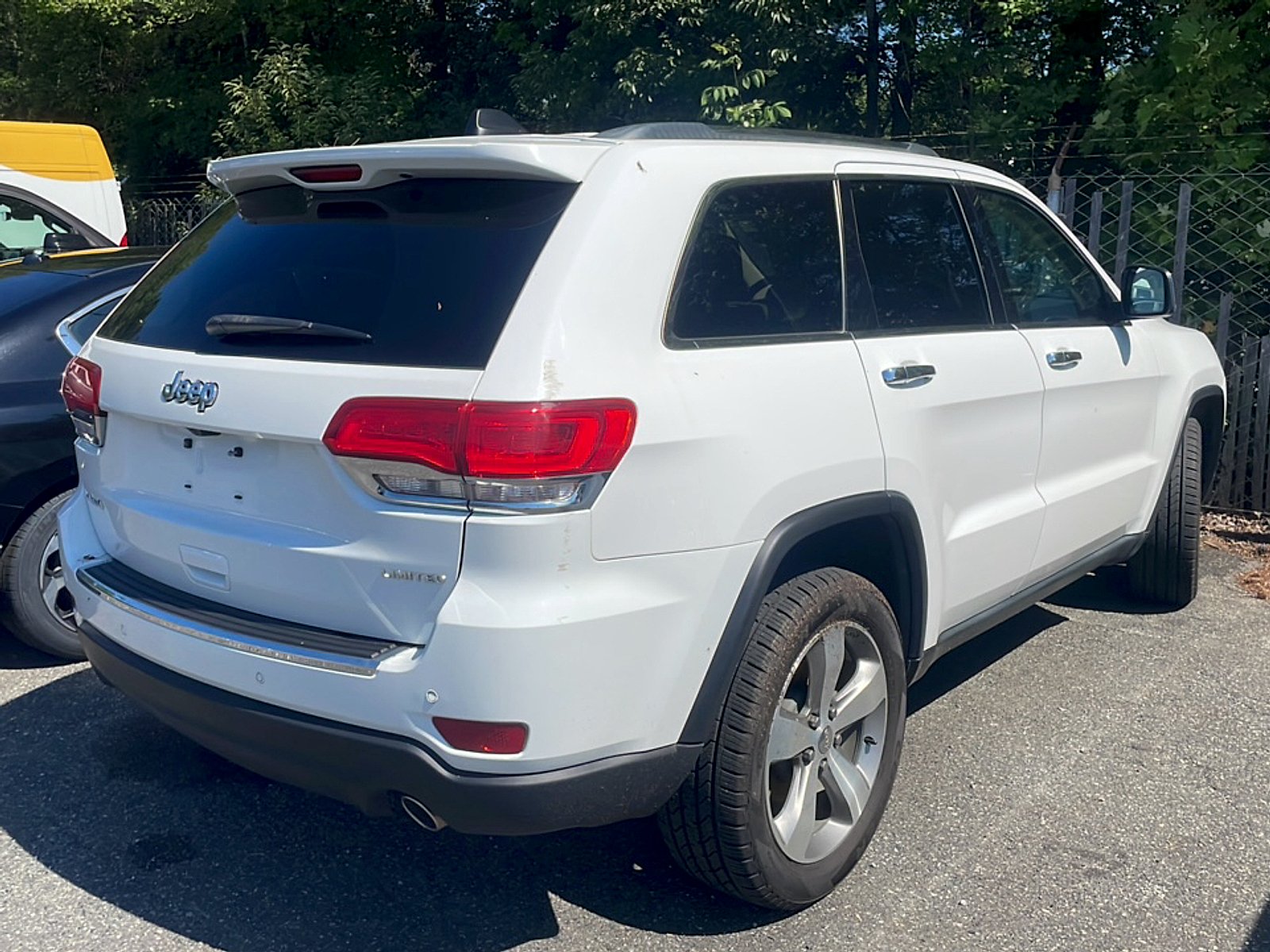 Used 2016 Bright White Clearcoat Jeep Limited image 2