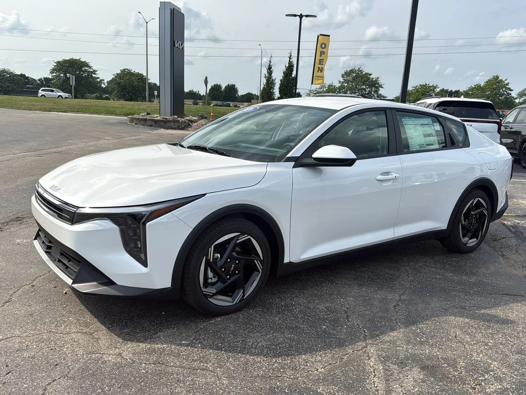 New 2026 White Kia EX image 1