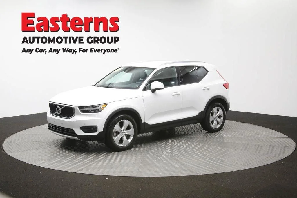 Used 2022 White Volvo Momentum image 56
