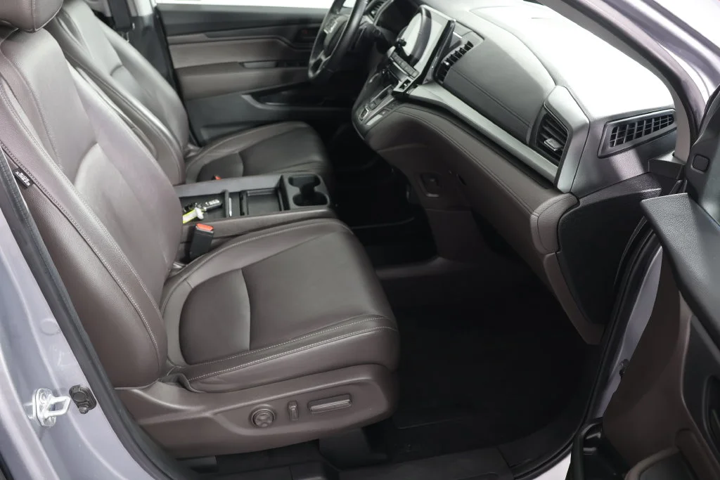 Used 2023 Lunar Silver Metallic Honda EX-L image 26
