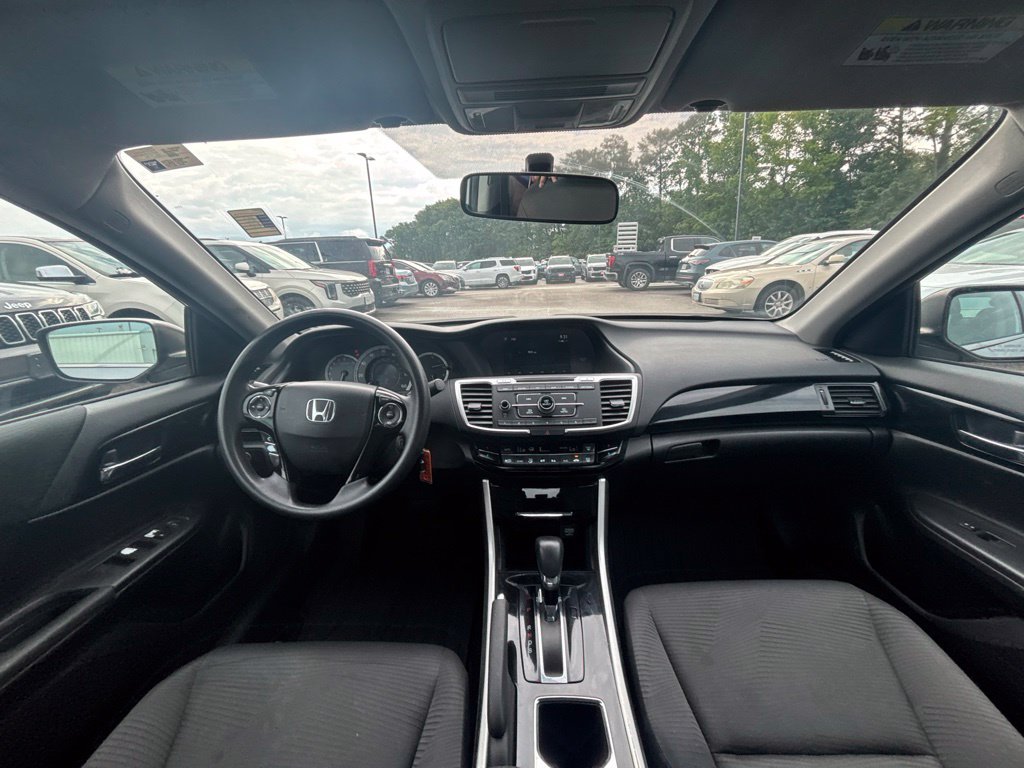 Used 2017 Silver Honda LX image 18