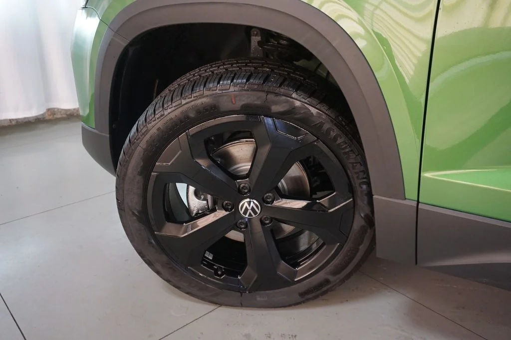 New 2026 Green Volkswagen 1.5T SE Black image 26