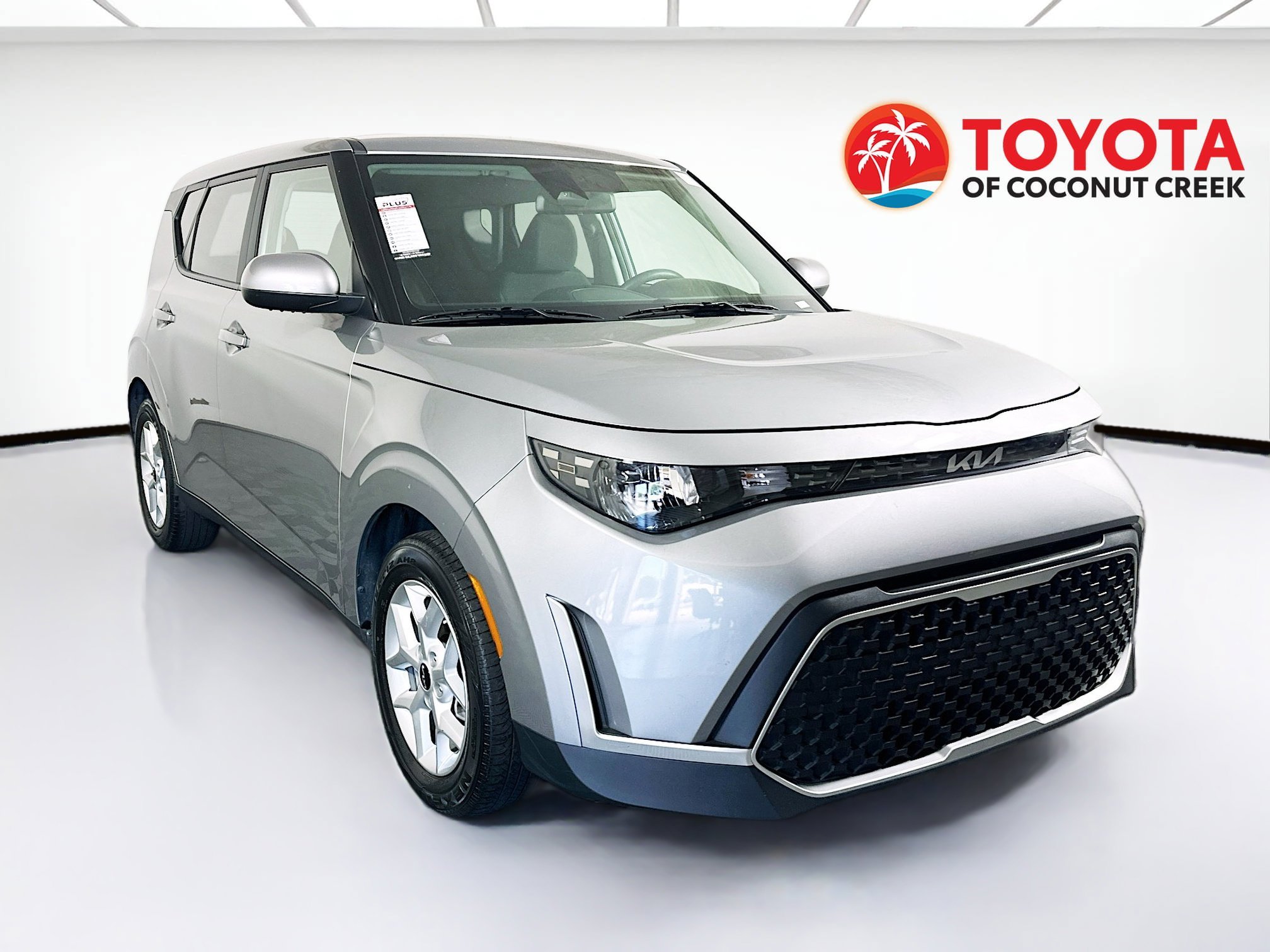 Used 2024 Steel Gray Kia LX image 1